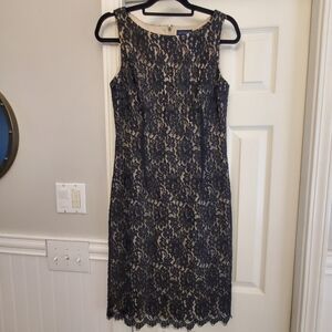 Ann Taylor Black Lace Overlay Sleeveless Sheath Size 8